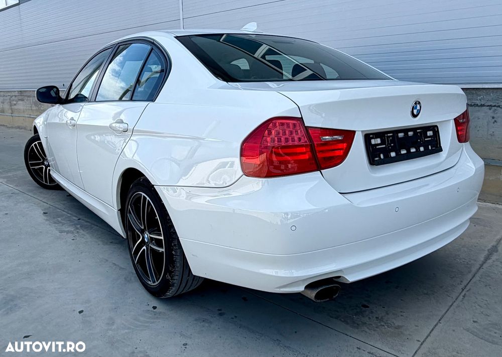BMW Seria 3 320d DPF Edition Exclusive - 24