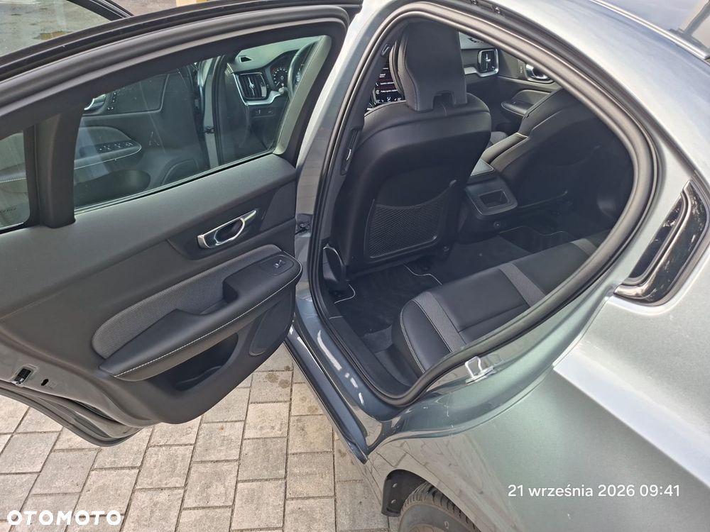 Volvo S60 B4 B R-Design - 23