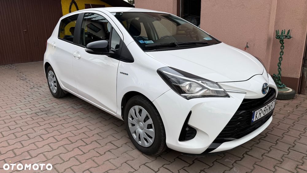 Toyota Yaris Hybrid 100 Premium - 2