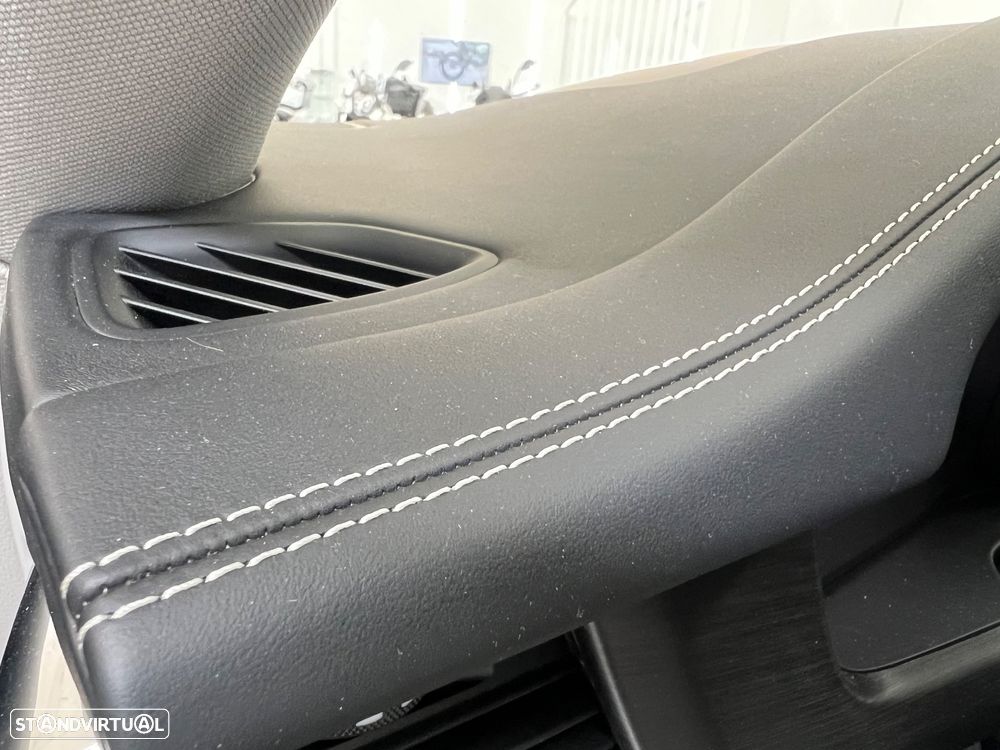 Porsche Panamera 4 E-Hybrid Platinum Edition - 46