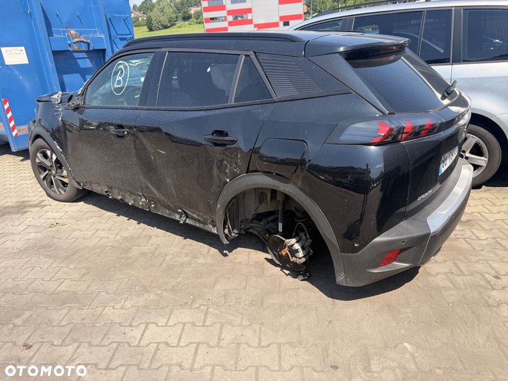 Peugeot 2008 PureTech 130 EAT8 GT - 5