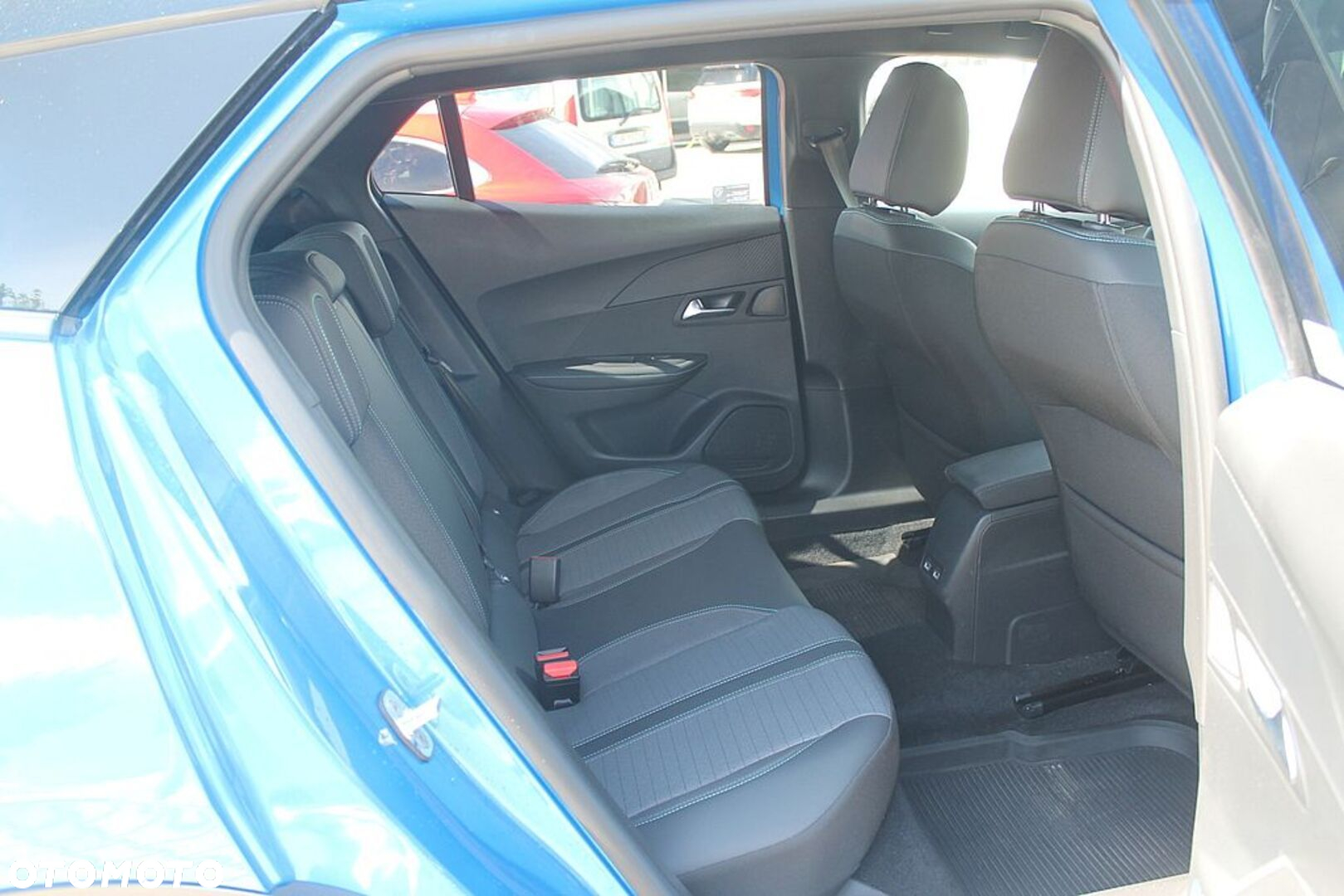 Peugeot 2008 1.2 PureTech Allure Pack S&S EAT8 - 16