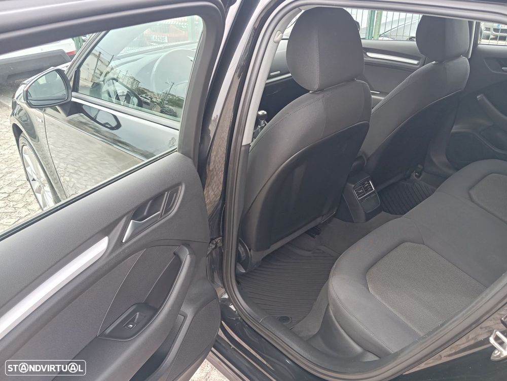 Audi A3 Sportback 1.6 TDI S-line - 17