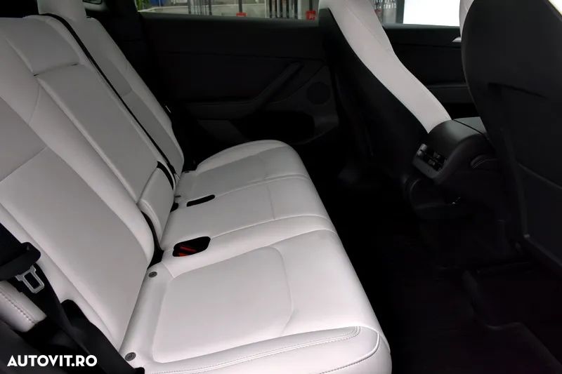 Tesla Model Y Long Range Dual Motor AWD - 20