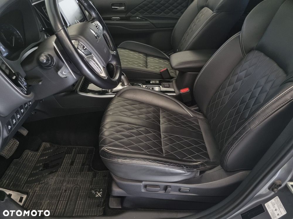 Mitsubishi Outlander Instyle + - 7