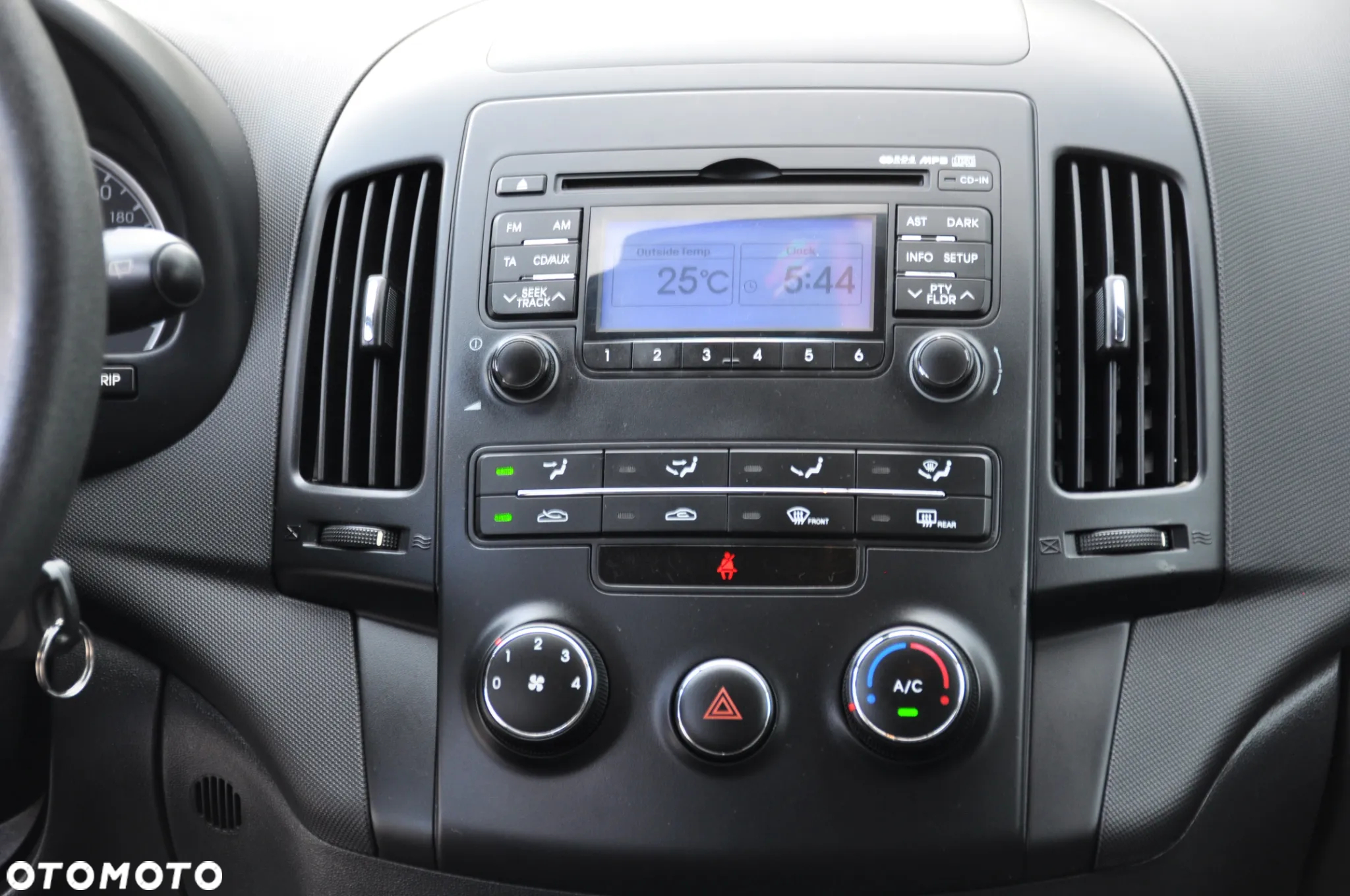 Hyundai i30 1.4 Base + - 33