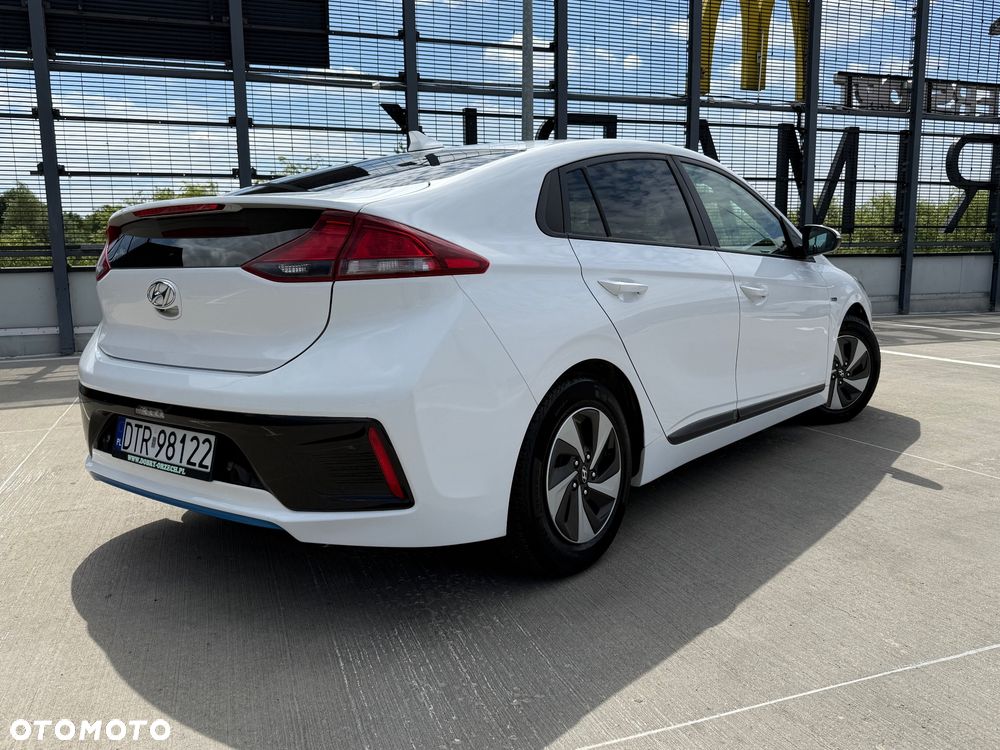 Hyundai IONIQ Hybrid Business - 9