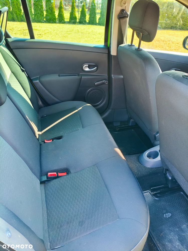 Renault Clio 1.2 16V Life - 6