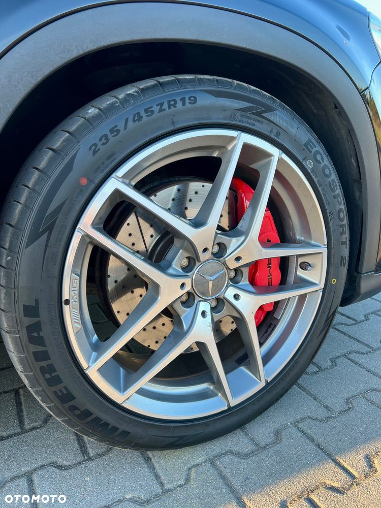 Mercedes-Benz GLA - 14