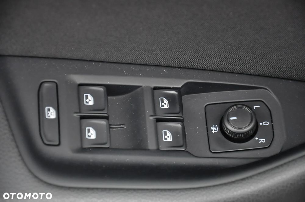 Volkswagen Passat - 28