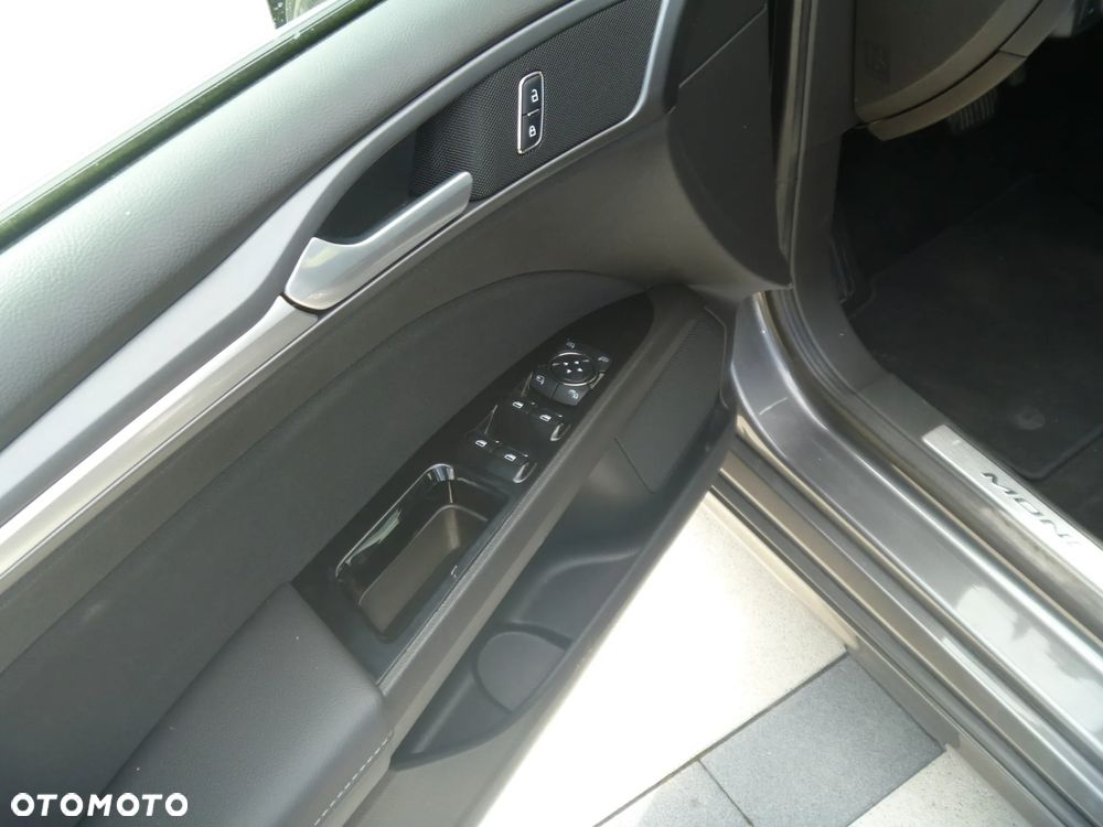 Ford Mondeo 2.0 TDCi Titanium PowerShift - 17