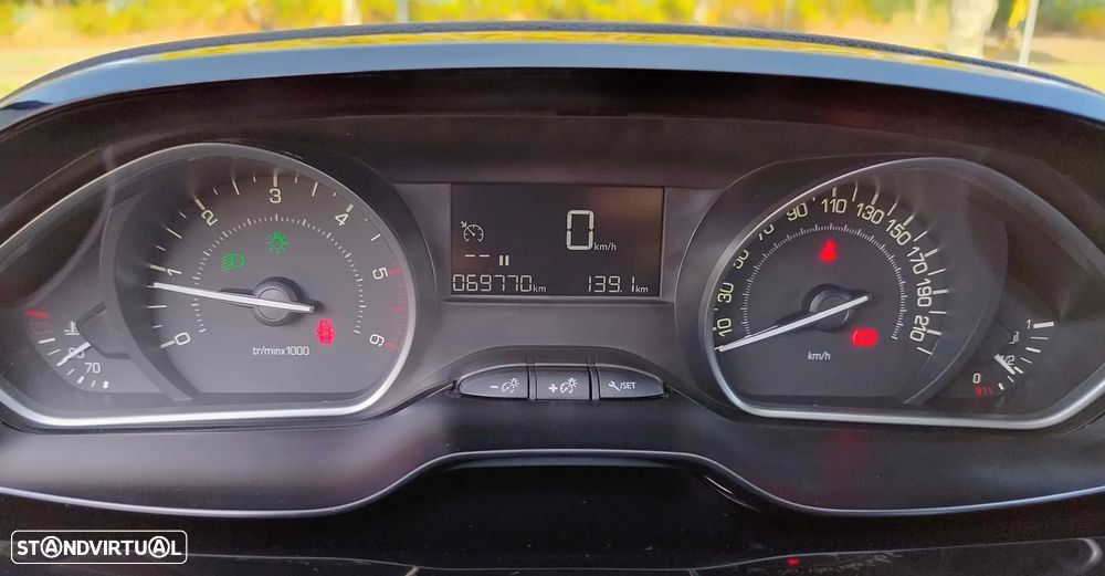 Peugeot 2008 1.5 BlueHDi Signature - 14