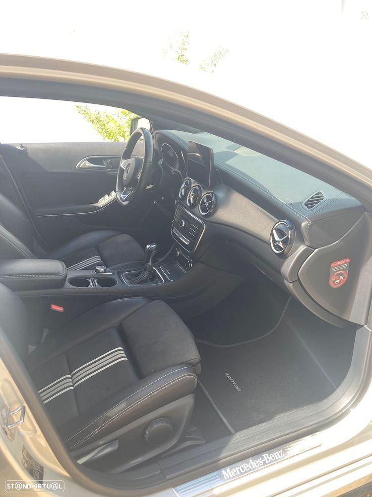 Mercedes-Benz A 180 d AMG Line - 23