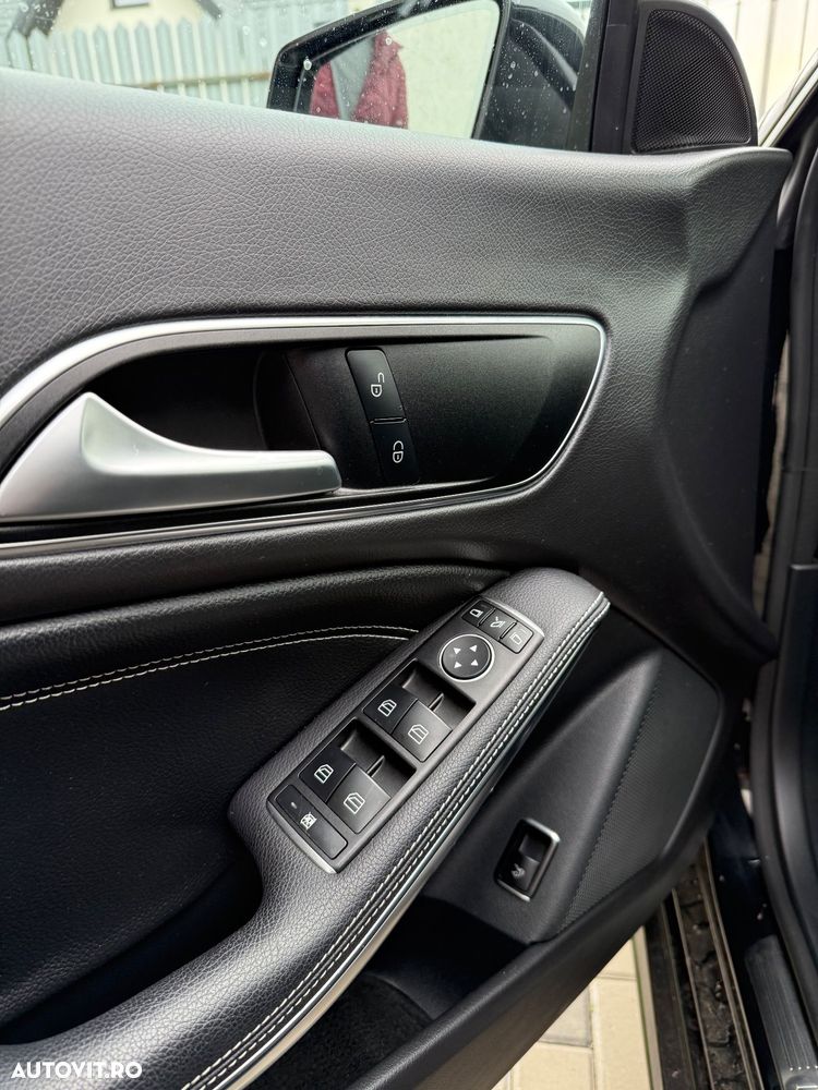 Mercedes-Benz CLA 200 AMG Line - 12