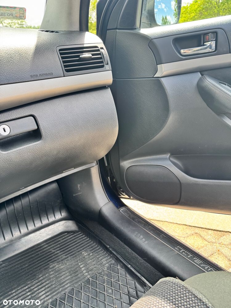 Toyota Avensis 2.0 D-4D Sol - 17