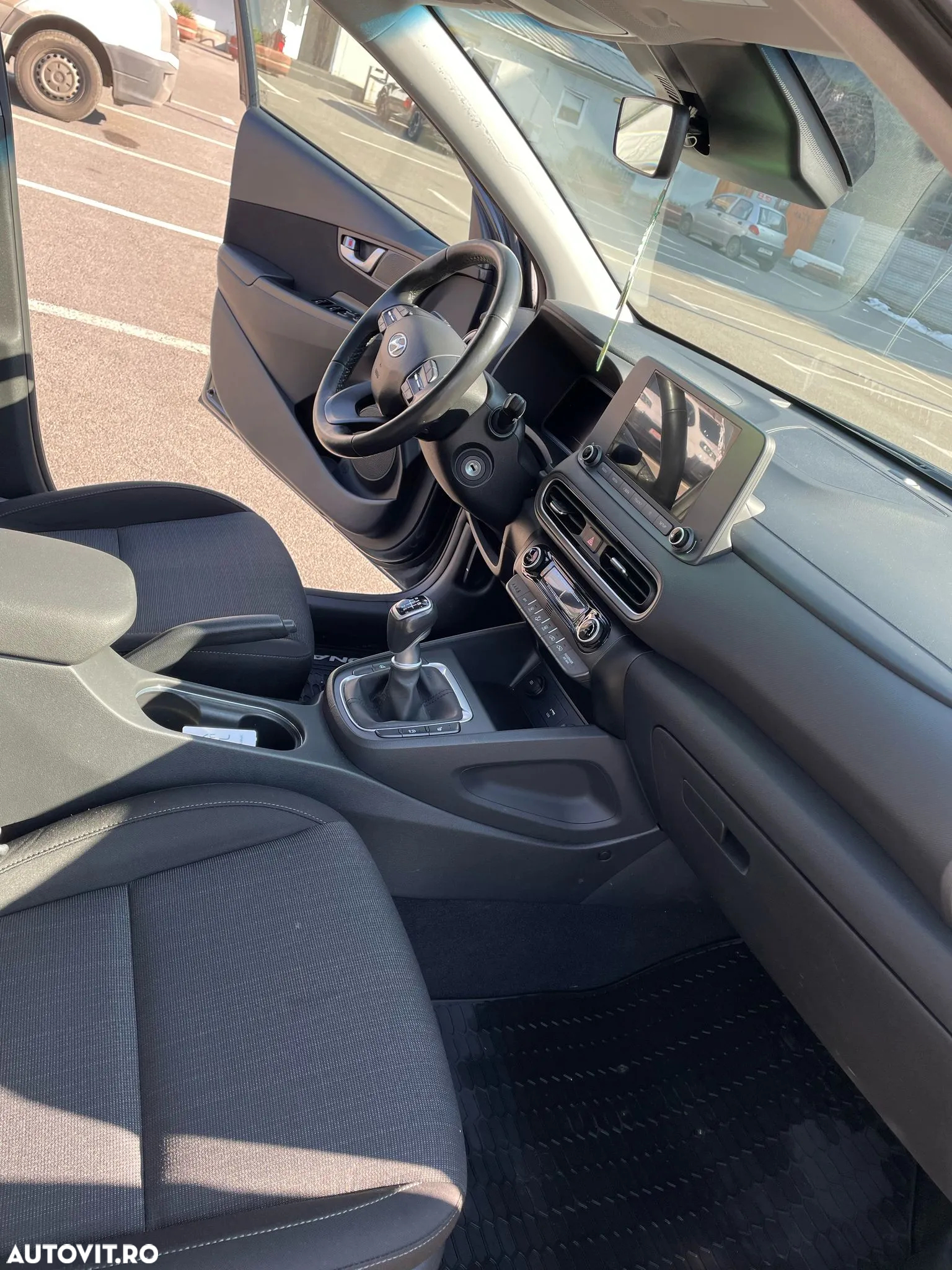 Hyundai KONA - 4