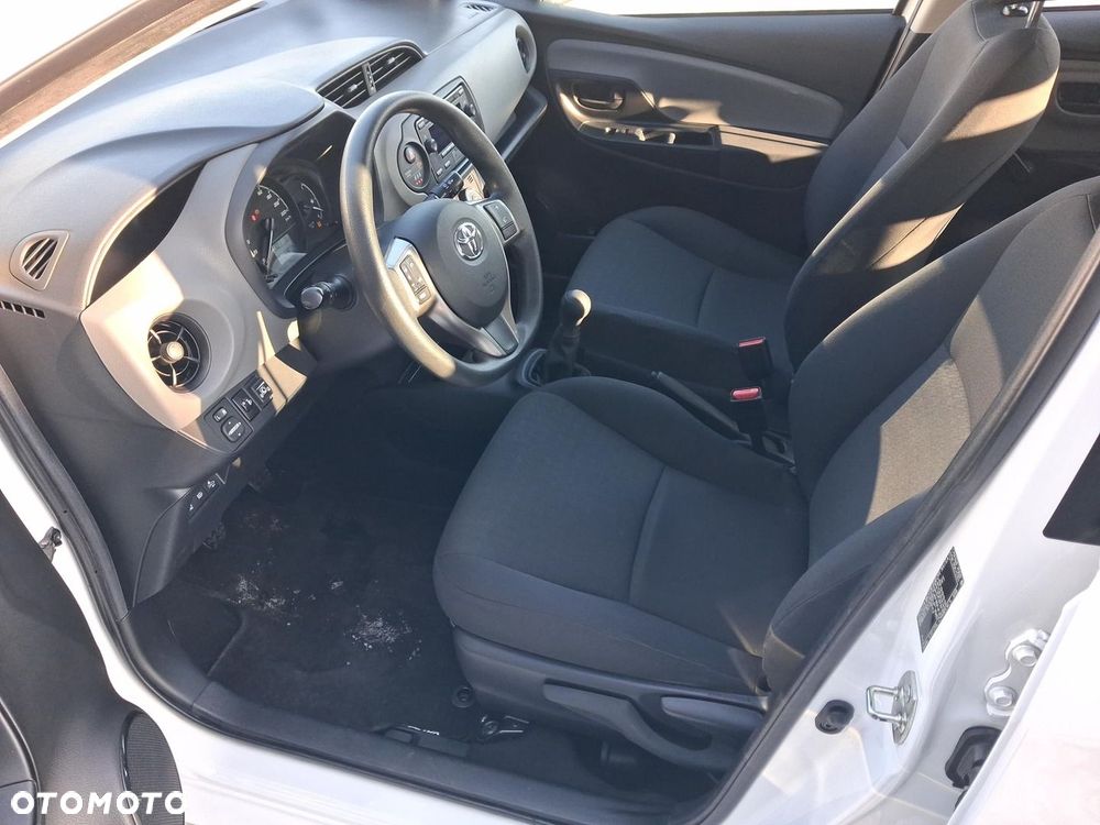 Toyota Yaris - 15