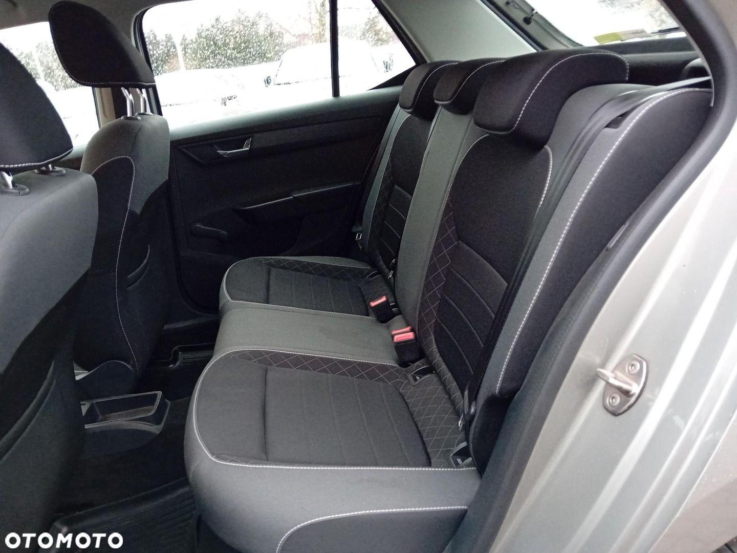 Skoda Fabia 1.0 Ambition - 10