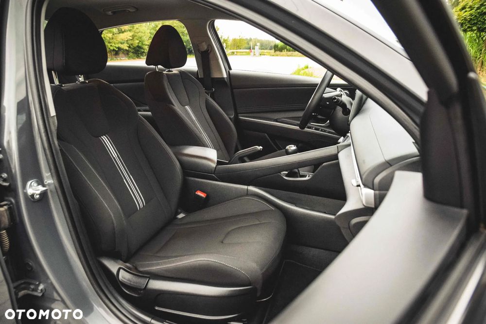 Hyundai Elantra 1.6 Executive - 28
