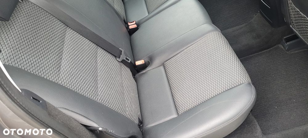 Mercedes-Benz Klasa B 180 CDI DPF Special Edition - 31
