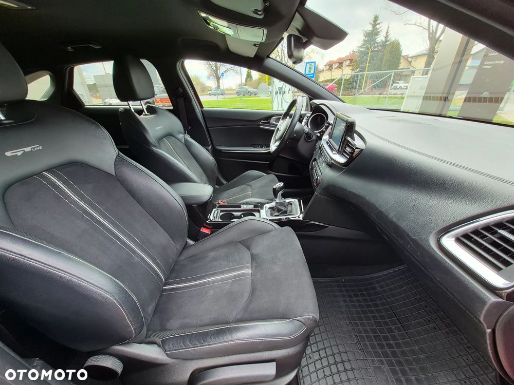 Kia ProCeed 1.4 T-GDI GT Line - 17