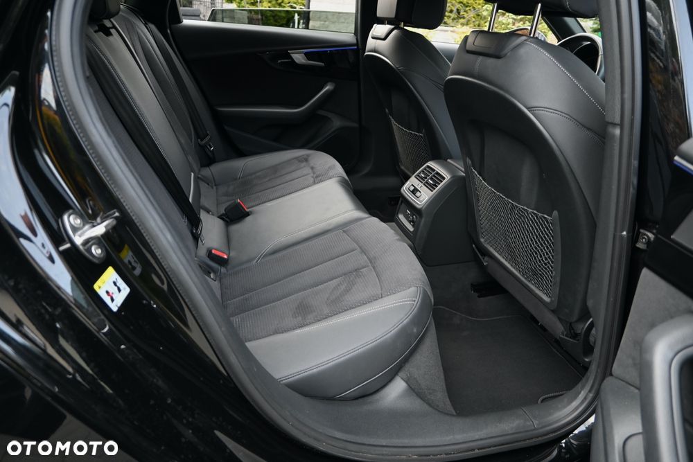 Audi A4 Avant 40 TFSI S tronic - 26