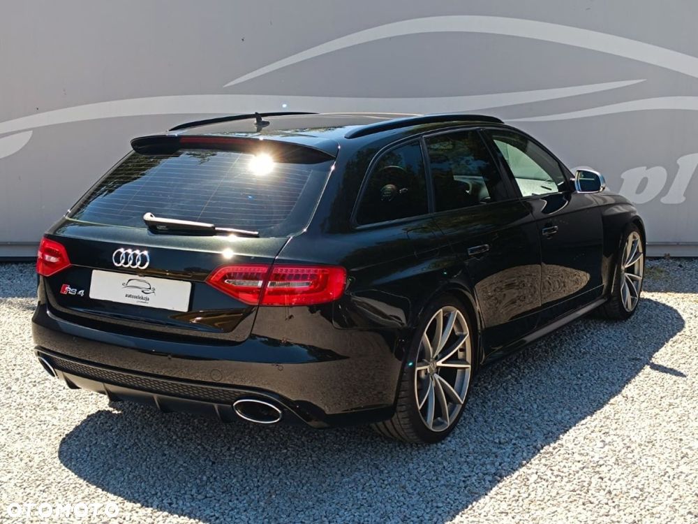 Audi RS4 Avant - 3