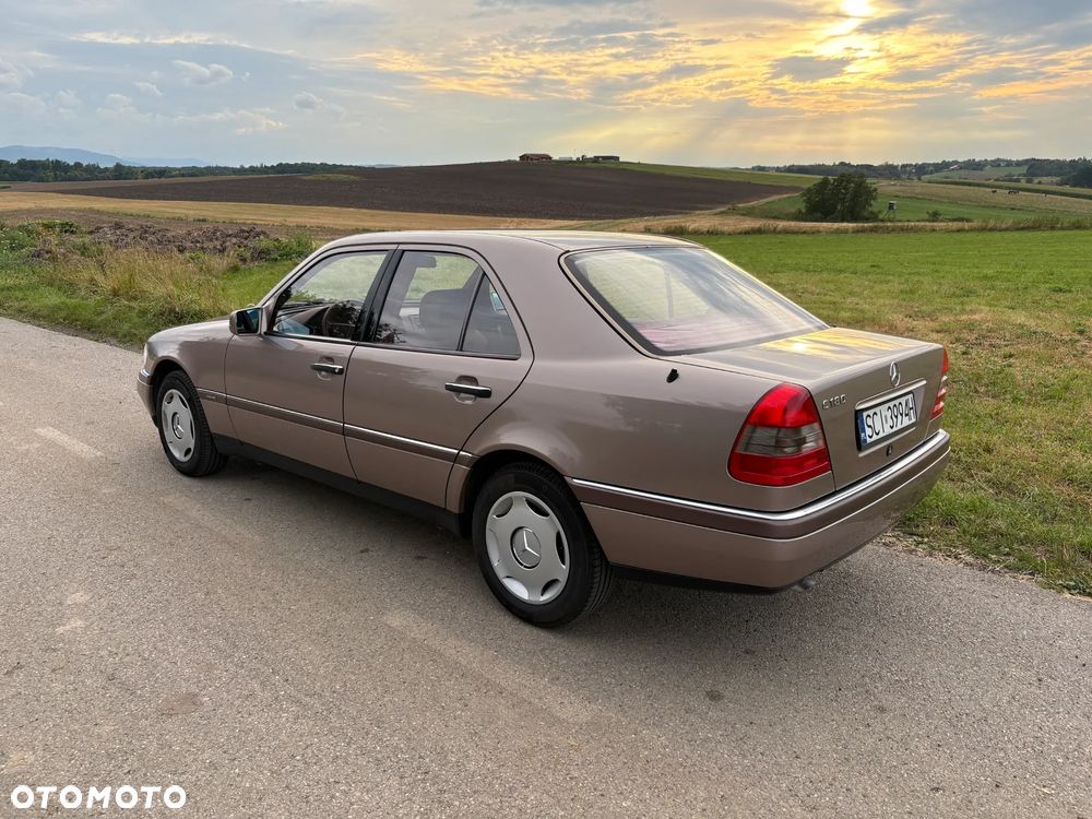 Mercedes-Benz Klasa C 180 Elegance - 3