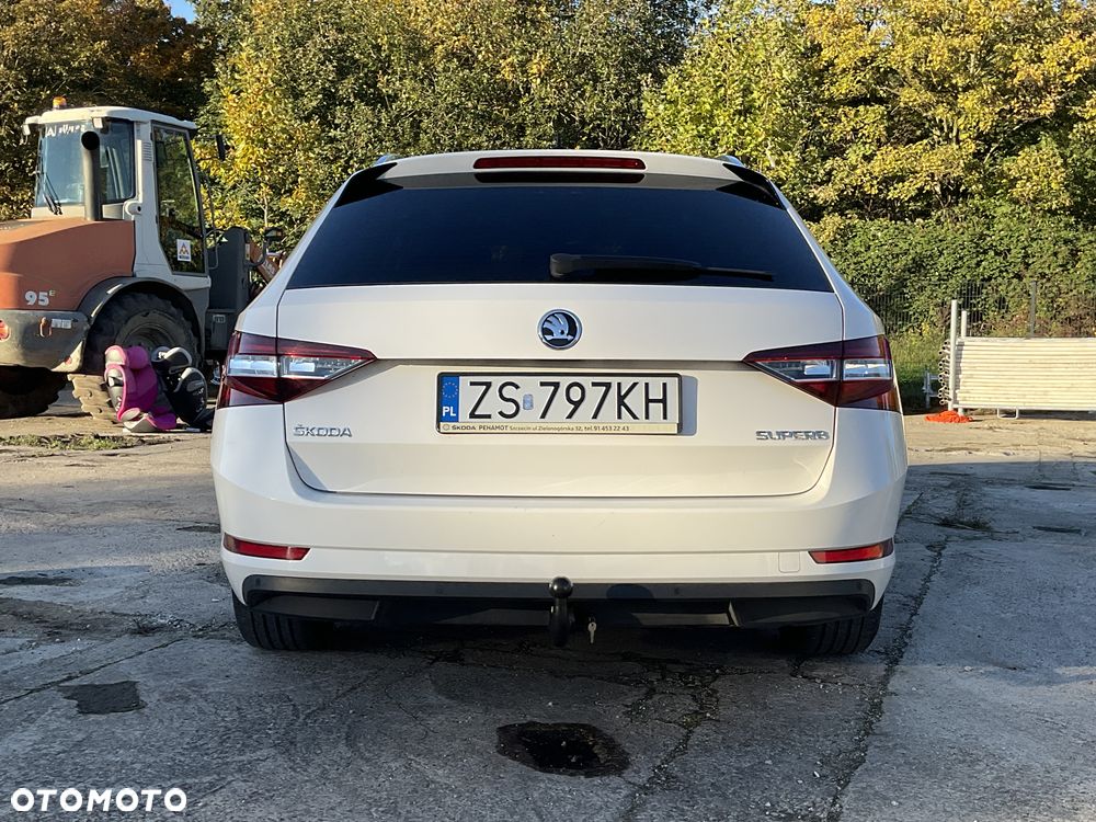 Skoda Superb 2.0 TDI Ambition DSG - 11