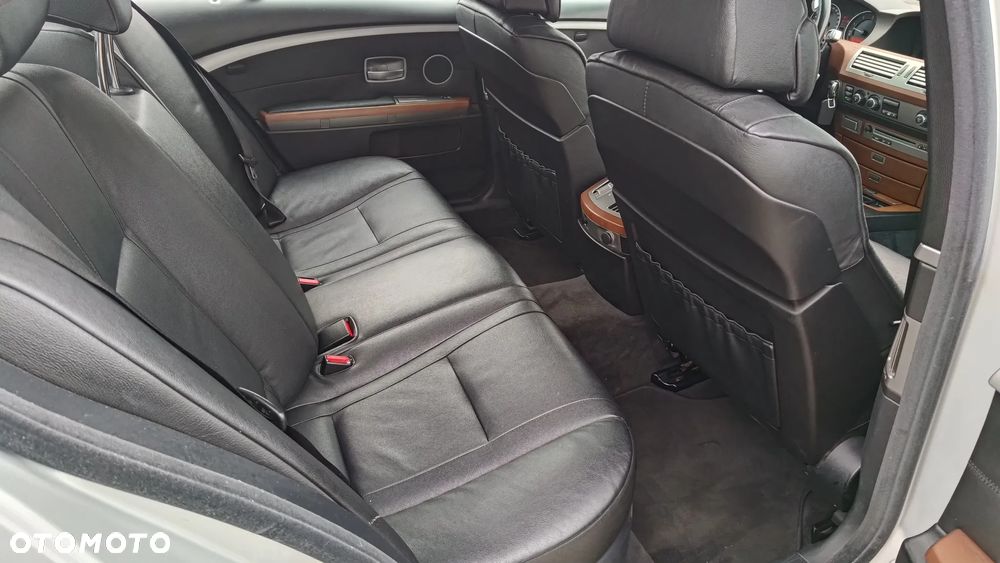 BMW Seria 7 730d - 24