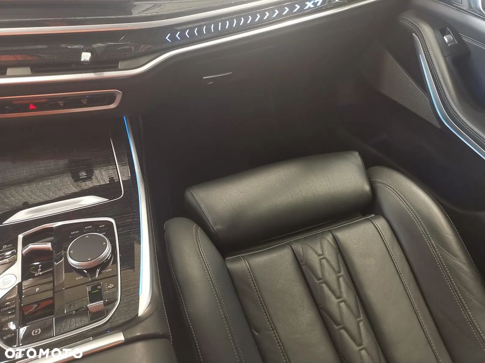 BMW X7 - 23