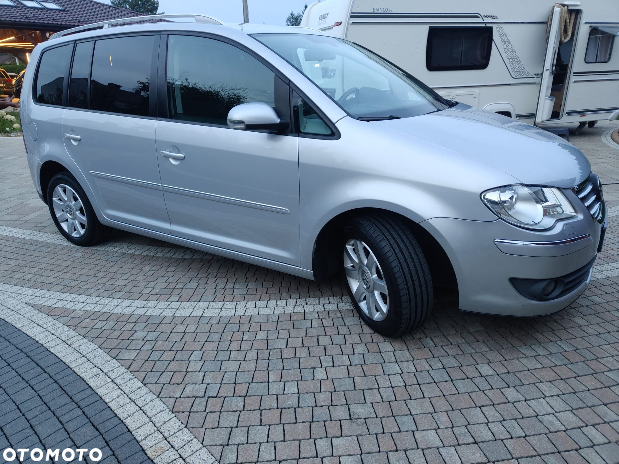 Volkswagen Touran - 2