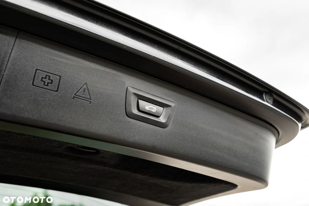 BMW Seria 5 525d xDrive Sport-Aut Modern Line - 40