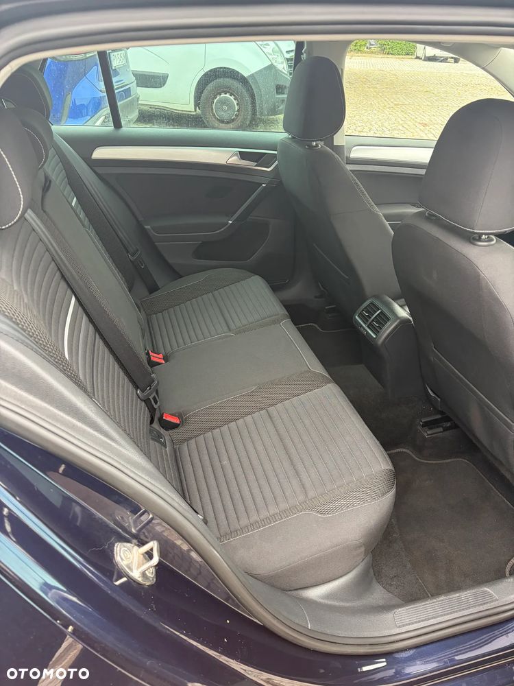 Volkswagen Golf - 18