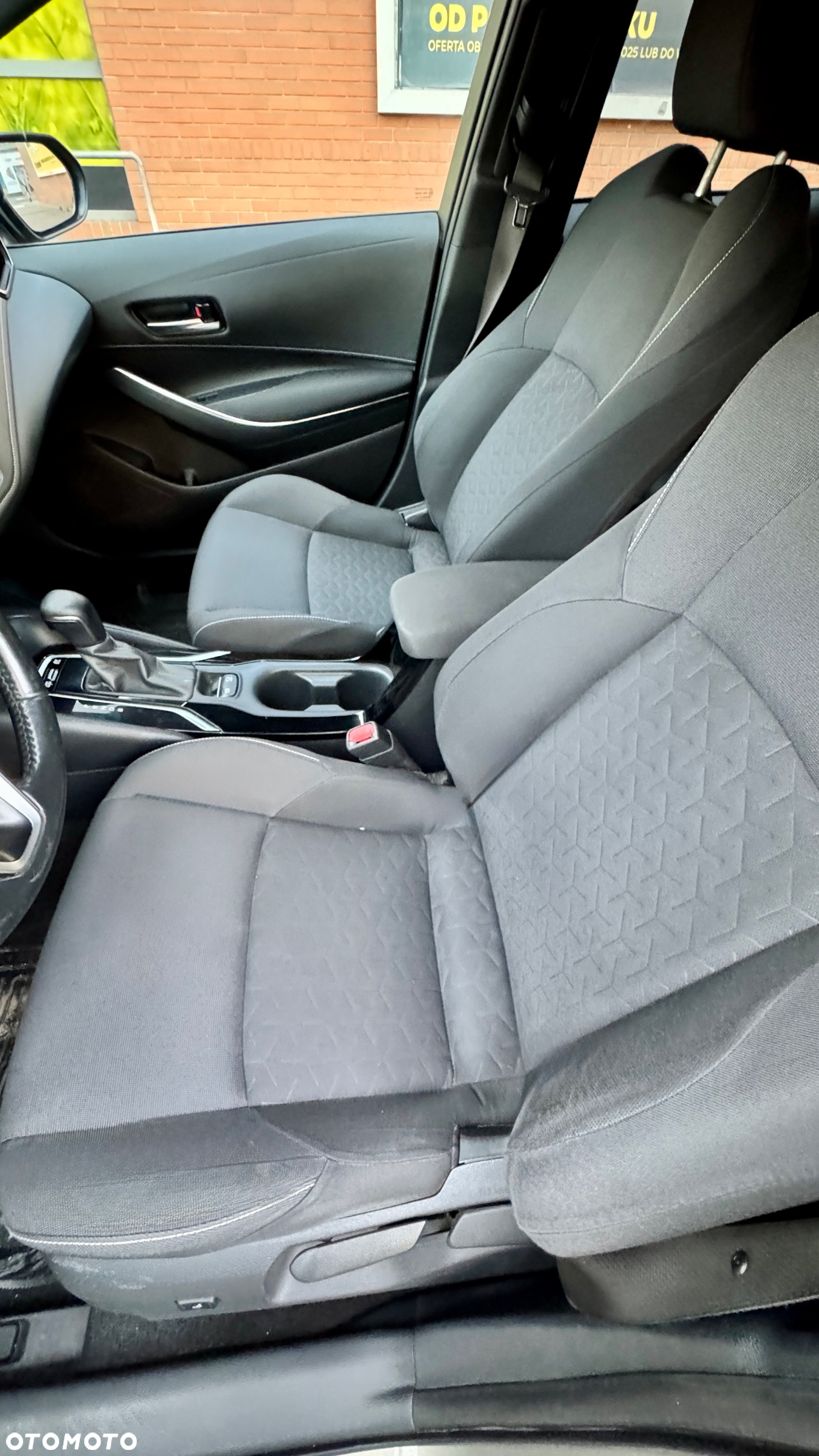 Toyota Corolla 1.8 Hybrid Comfort - 9
