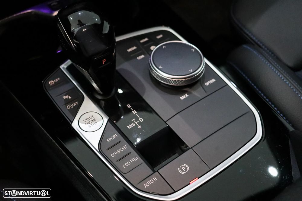 BMW 116 d Pack Desportivo M Auto - 25