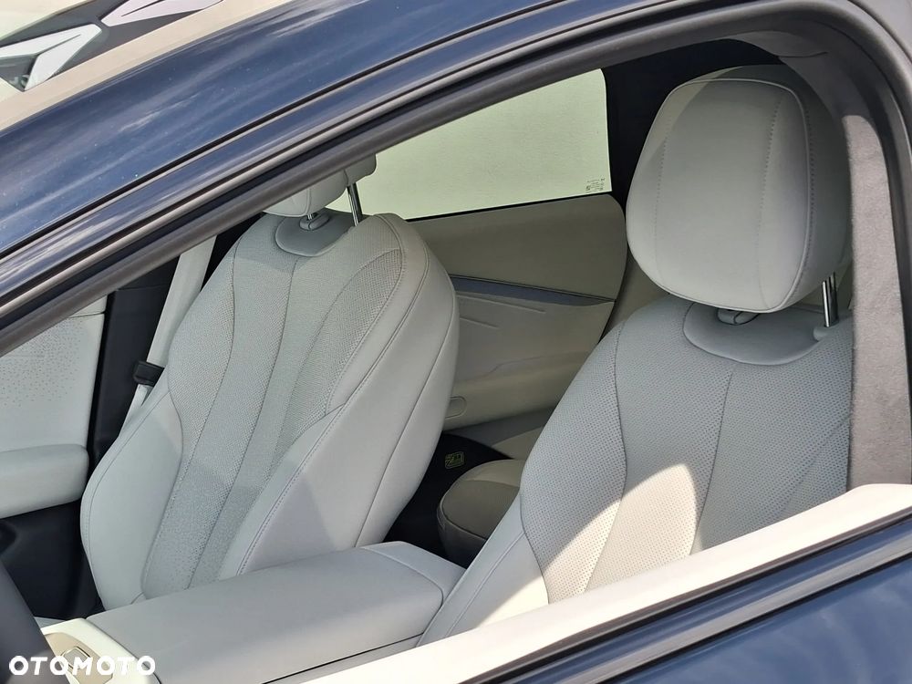 XPeng P7+ 74.9 kWh RWD Long Rage Pro - 13