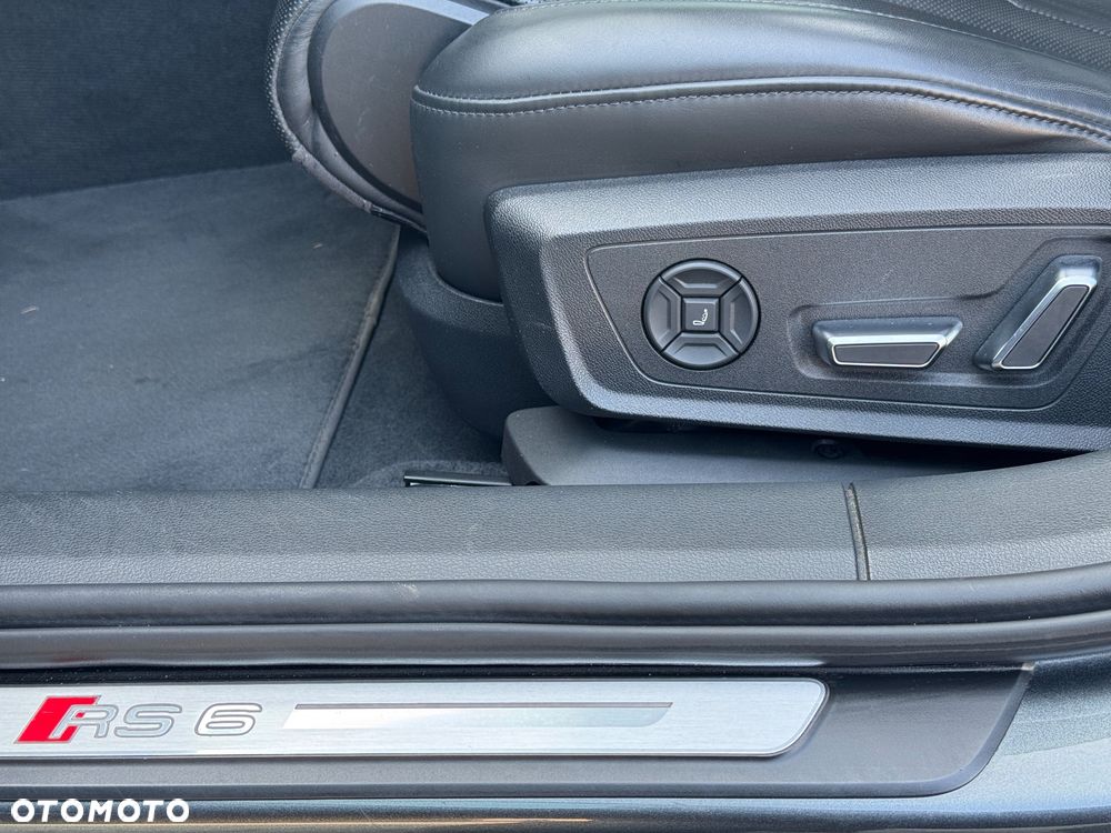 Audi RS6 Avant - 18