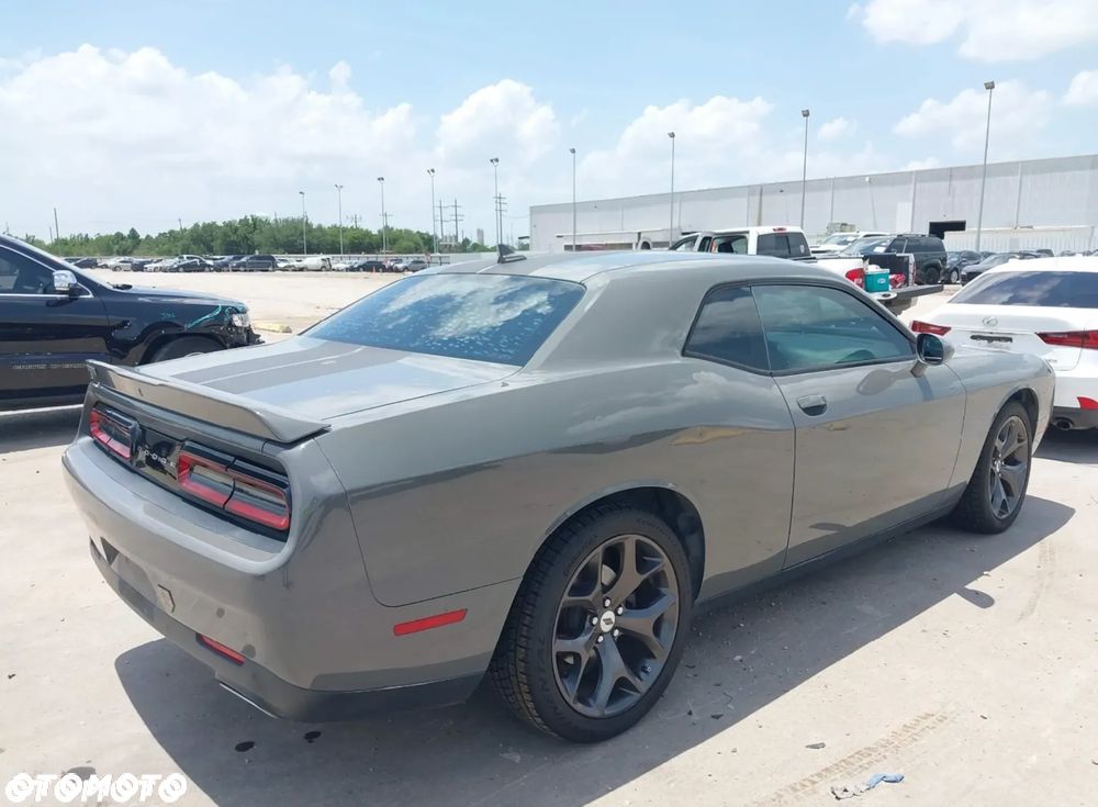 Dodge Challenger Automatik SXT Plus - 3