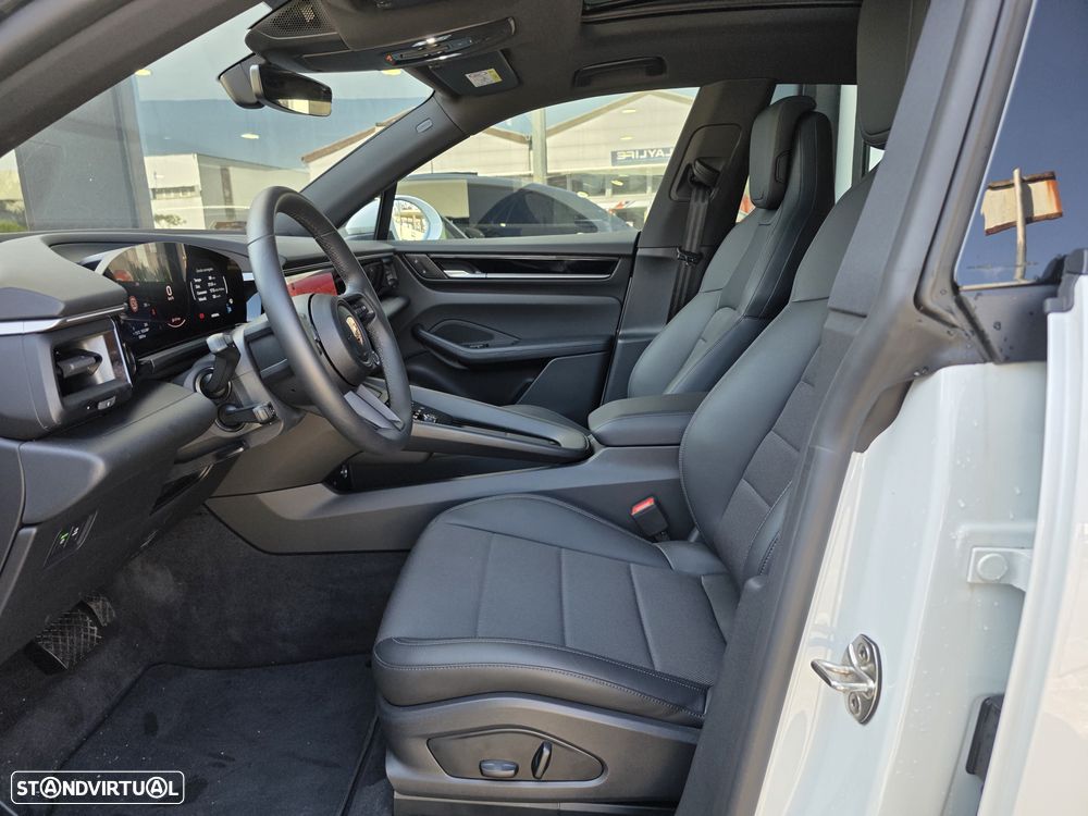 Porsche Macan Electric - 21