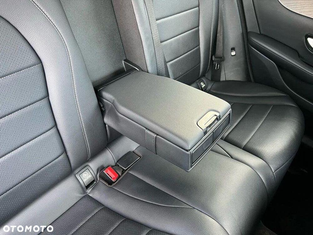 Mercedes-Benz GLC - 30