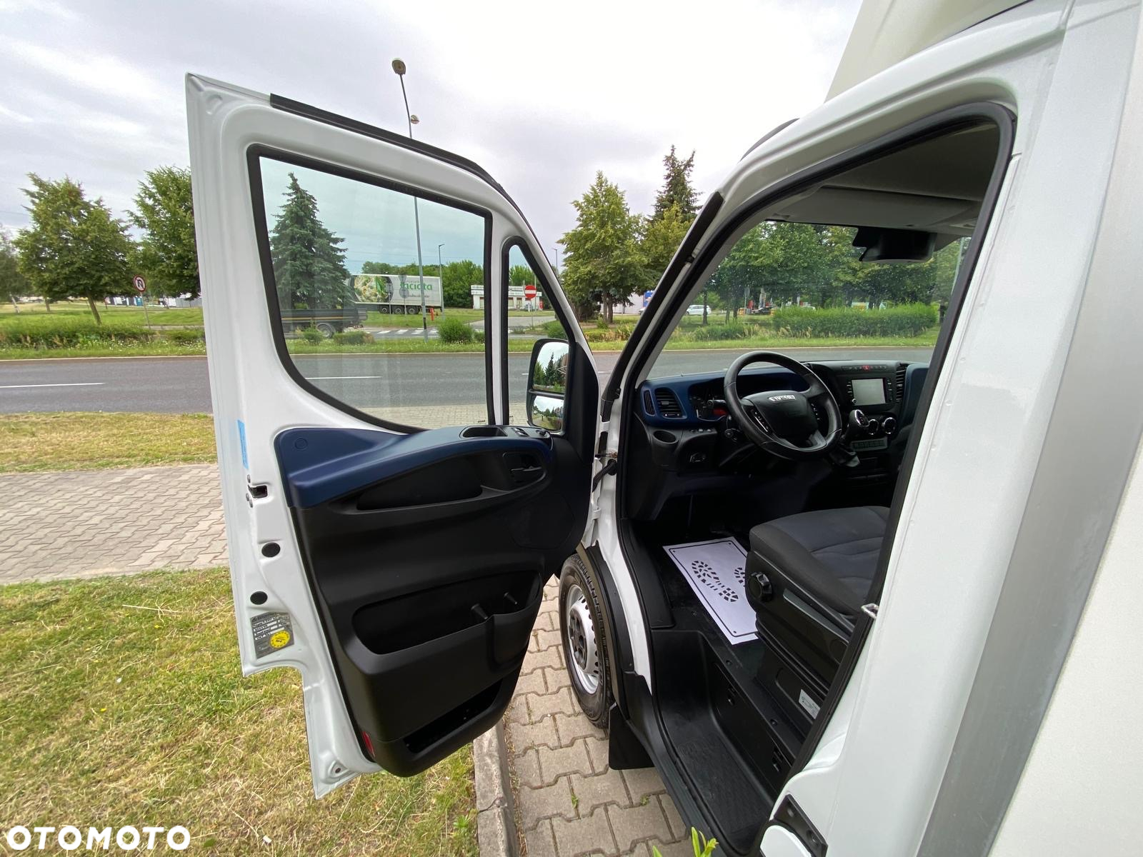 Iveco DAILY 36-160 HI-MATIC CHŁODNIA THERMO KING V300 WINDA ZEPRO - 28