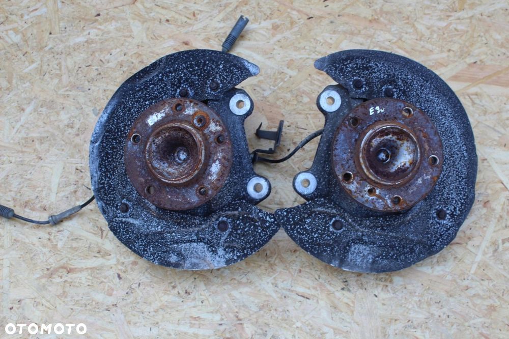 Zwrotnice piasty BMW e90 e87 6773209 6773210 - 1