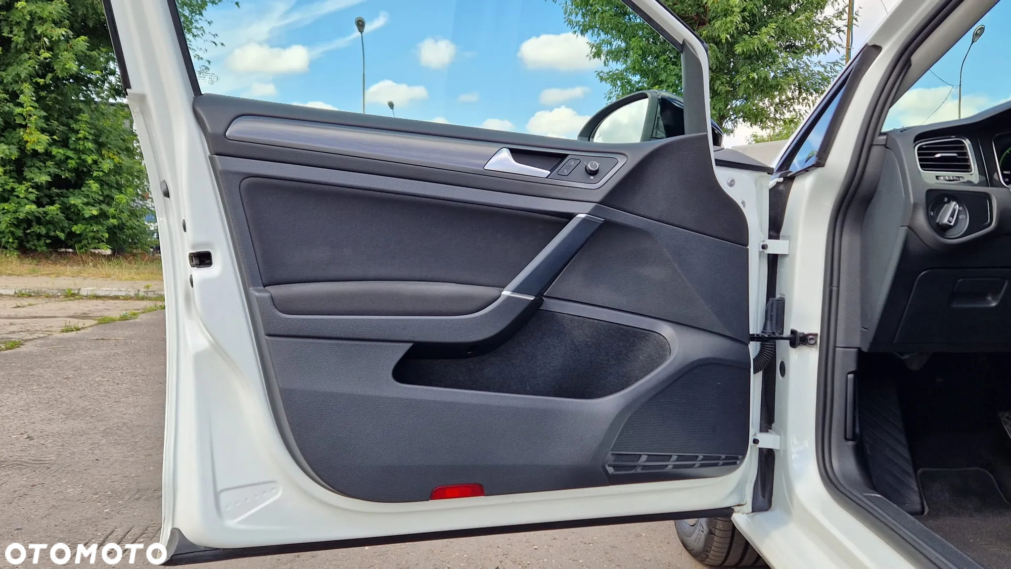 Volkswagen Golf e-Golf - 17