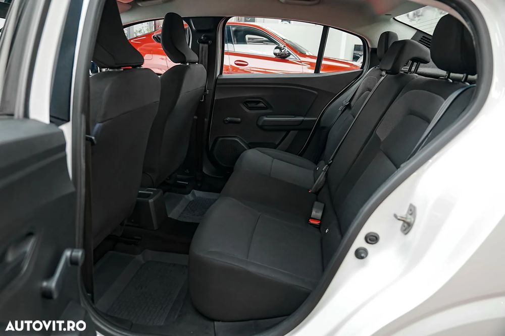 Dacia Logan TCe 90 Essential - 10