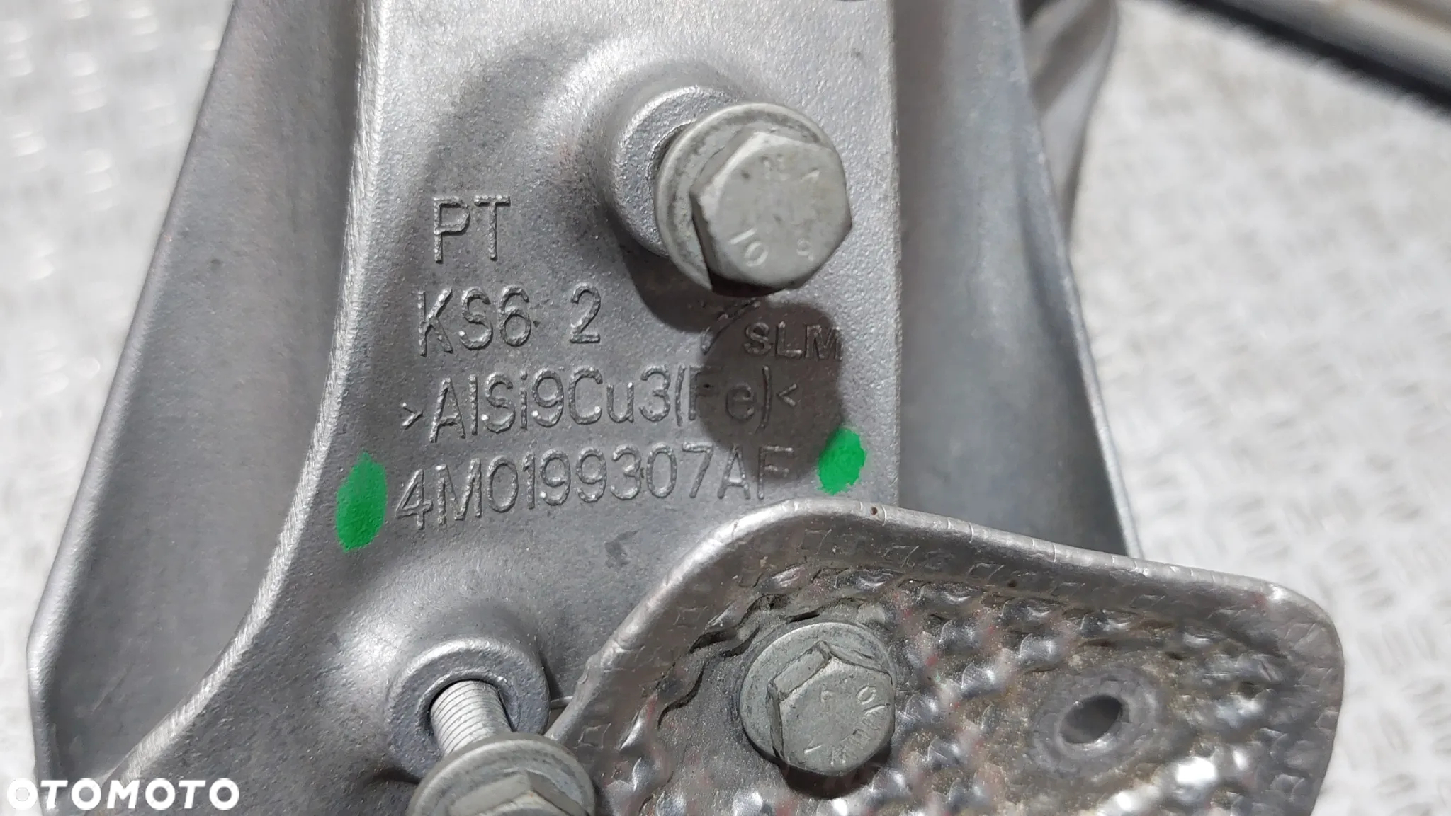 ŁAPA SILNIKA AUDI Q7 NR 4M0199307AF - 2