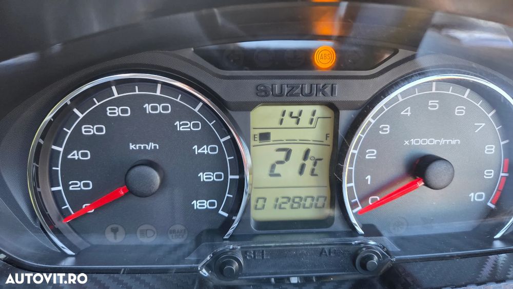 Suzuki AN 400 Burgman - 15