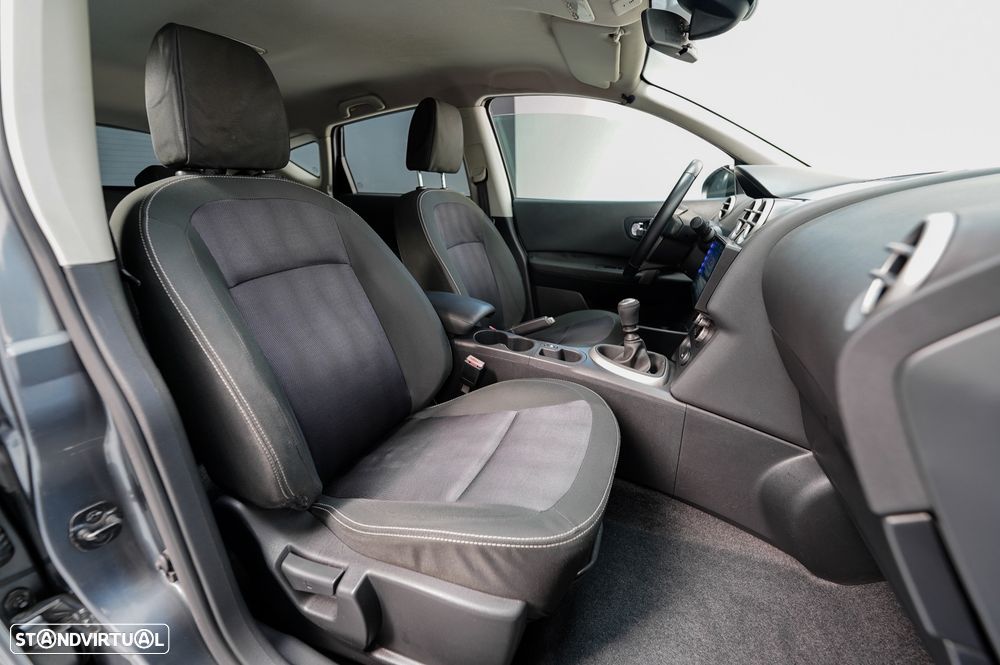 Nissan Qashqai 1.6 dCi N-Connecta - 4