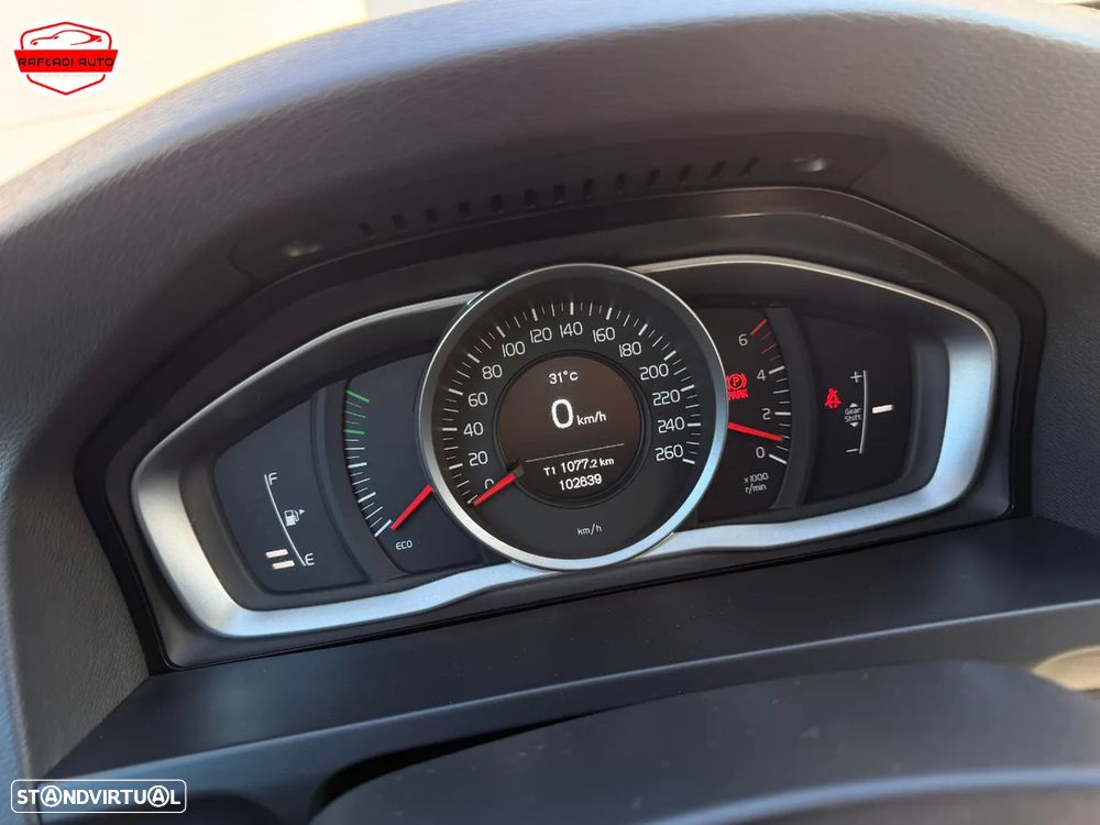 Volvo V60 1.6 D2 Momentum Eco - 17