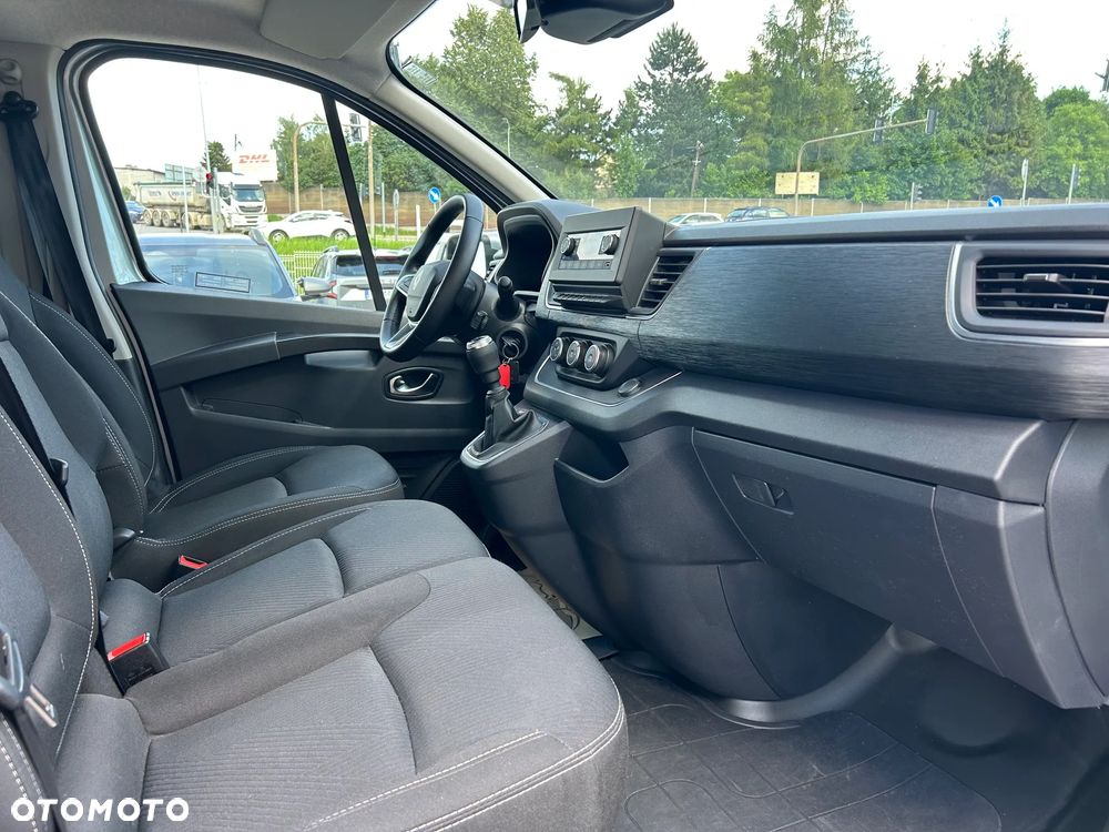 Renault Trafic 2.0 dCi - 14